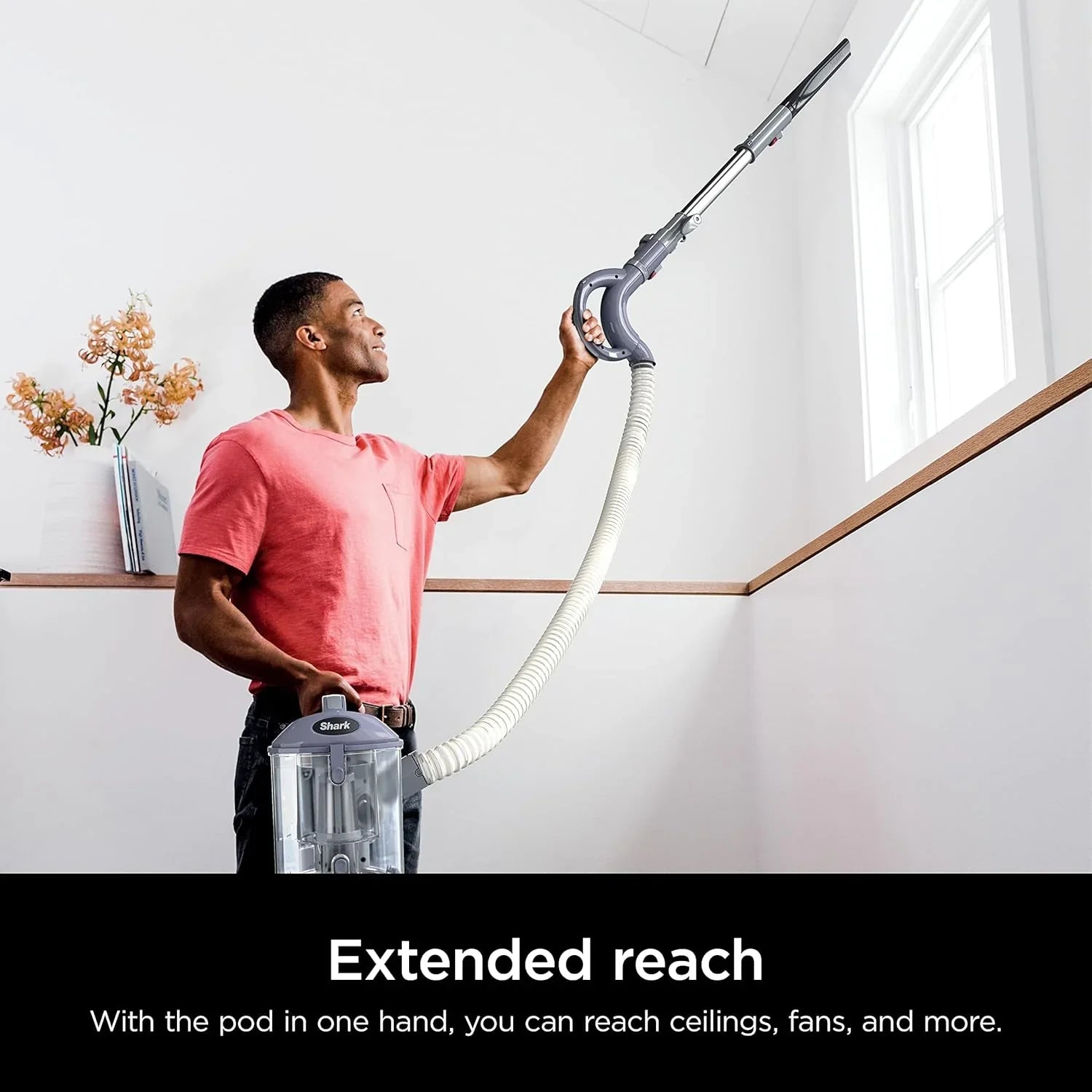 Aspirateur vertical Navigator amovible de luxe avec grand bac à poussière, filtre HEPA et volant pivotant