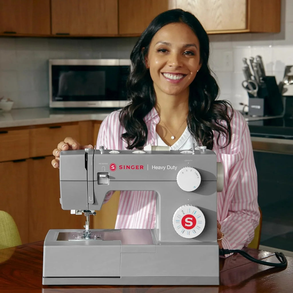 Machine à coudre robuste 4423 à grande vitesse (kit d'accessoires inclus) 97 points Boutonnière en une étape