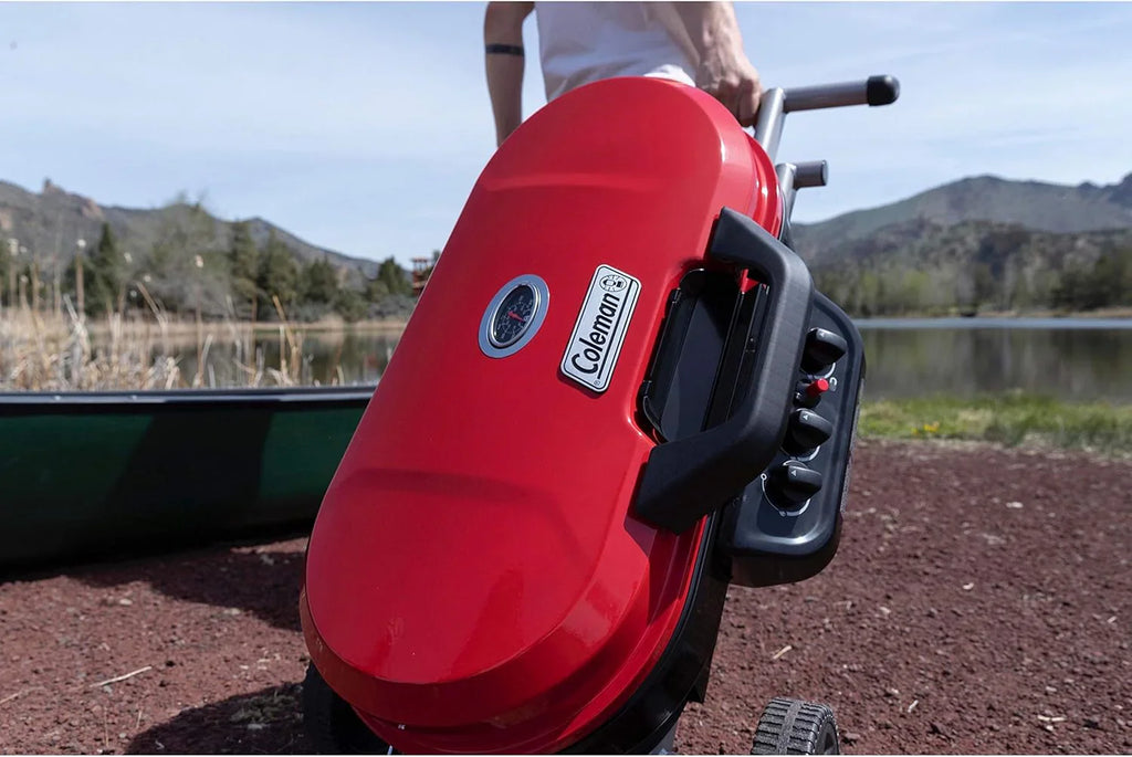 Barbecue vertical portatif au propane RoadTrip 285 avec 3 brûleurs réglables et allumage Instastart