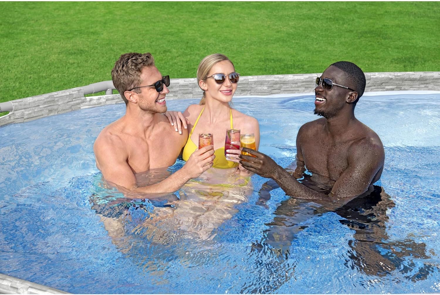 Piscine hors sol Power Steel Swim Vista Série II 4,3 m x 2,4 m x 100 cm avec pompe de filtration de 530 gal/h, échelle et bâche de protection.