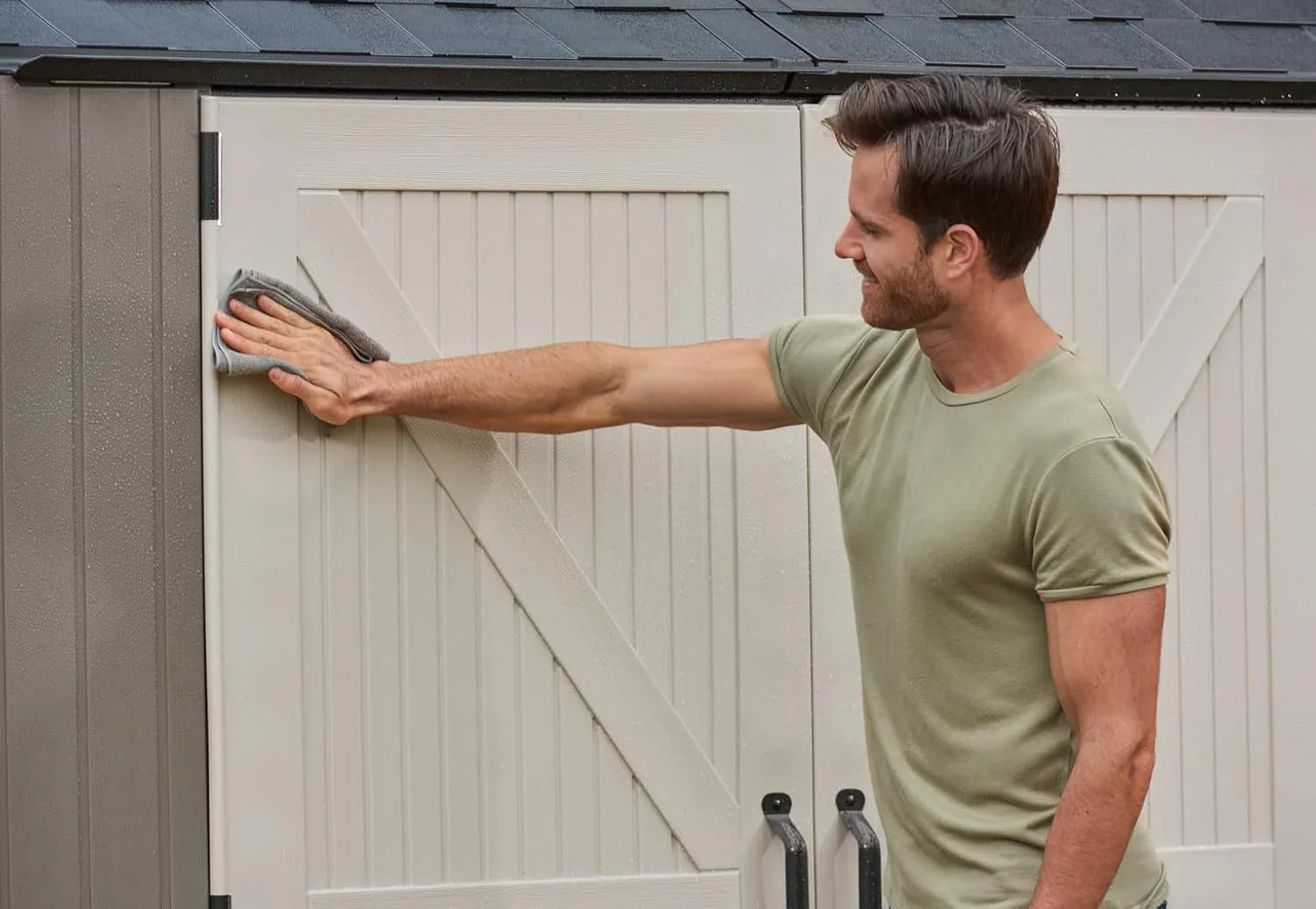 Abri de jardin extérieur en résine Rubbermaid avec plancher, 7 x 7 pi, résistant aux intempéries