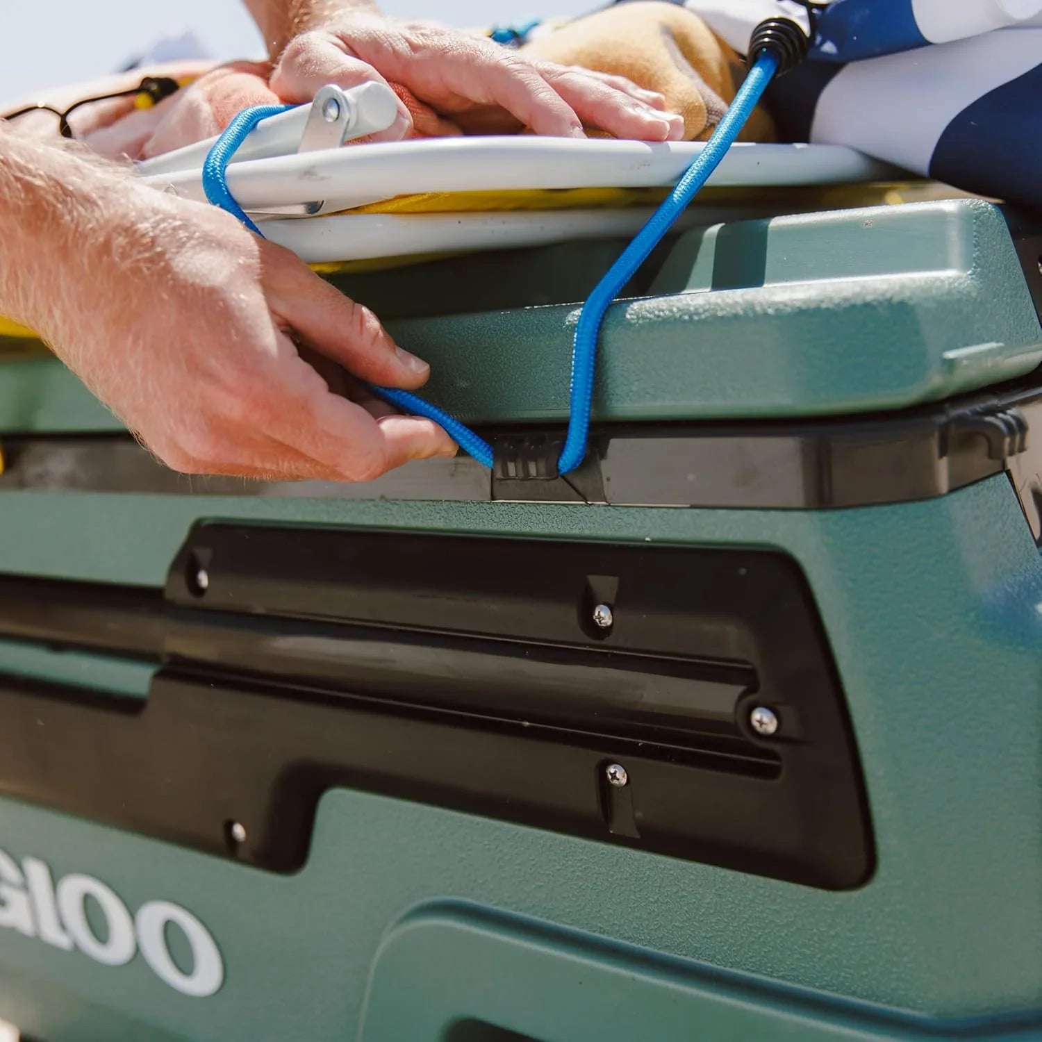 Glacière à roulettes de 70 pintes, glacière isotherme à coque rigide