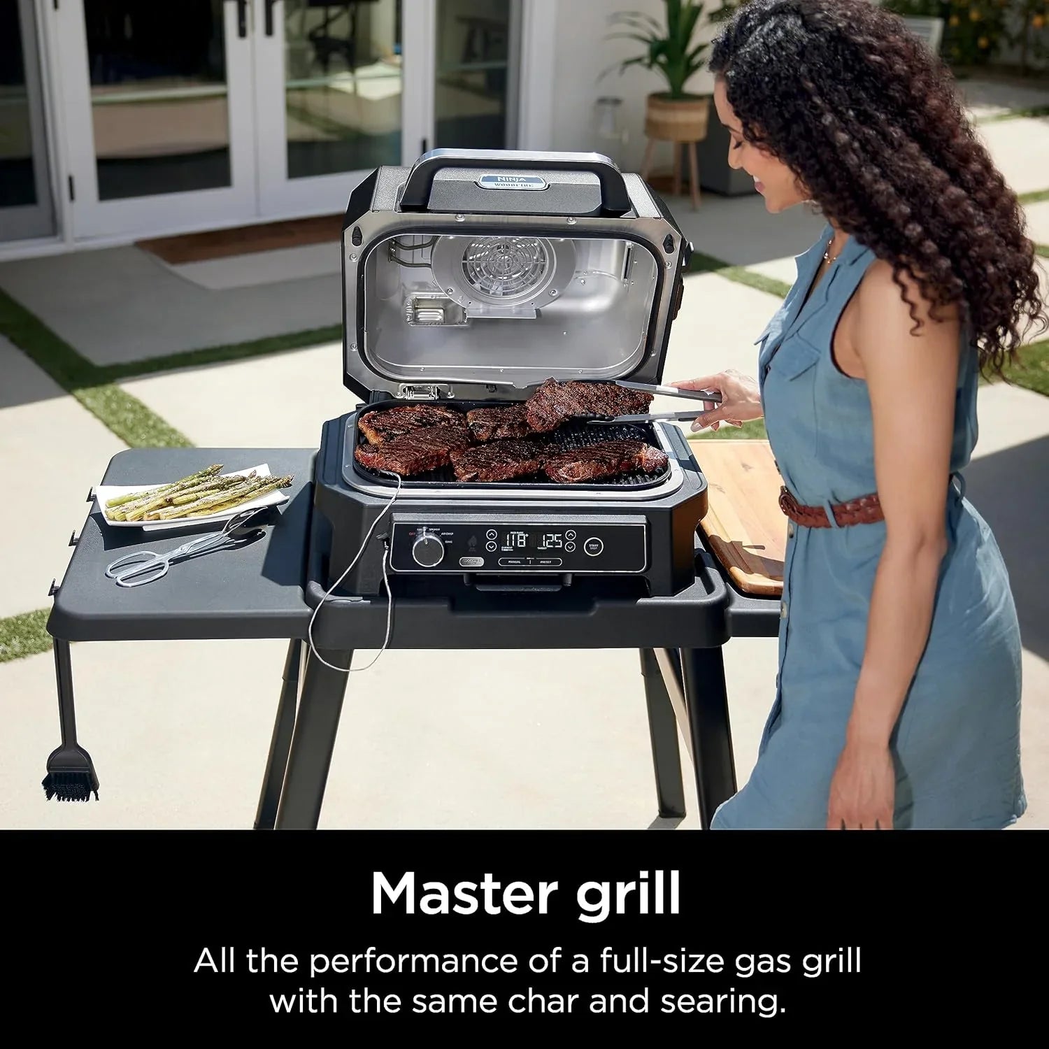 Ninja Woodfire Pro XL Barbecue et fumoir d'extérieur, thermomètre, gril principal 4 en 1