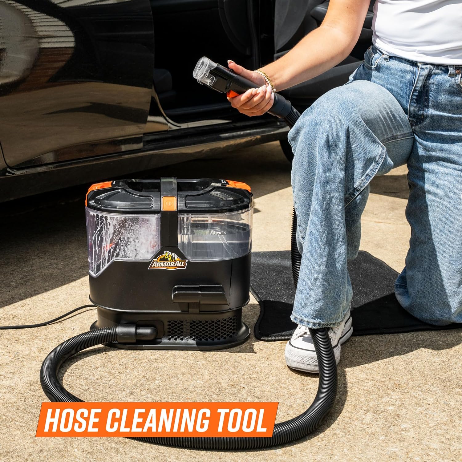 Nettoyeur de taches portable de 7 ampères pour le nettoyage de la voiture, des tapis et des tissus d'ameublement