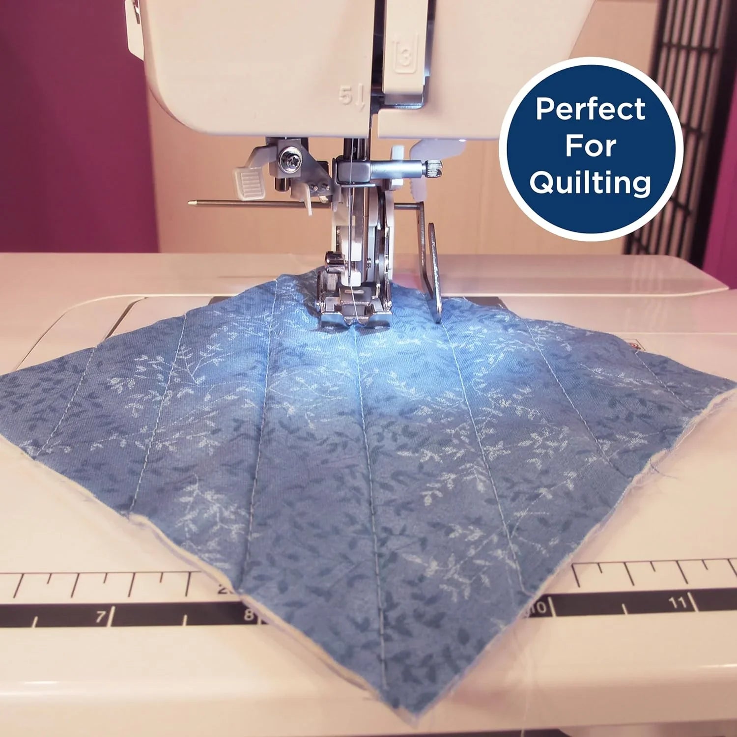 Machine à coudre et à quilter XR3774, 37 points intégrés, 8 pieds de couture inclus