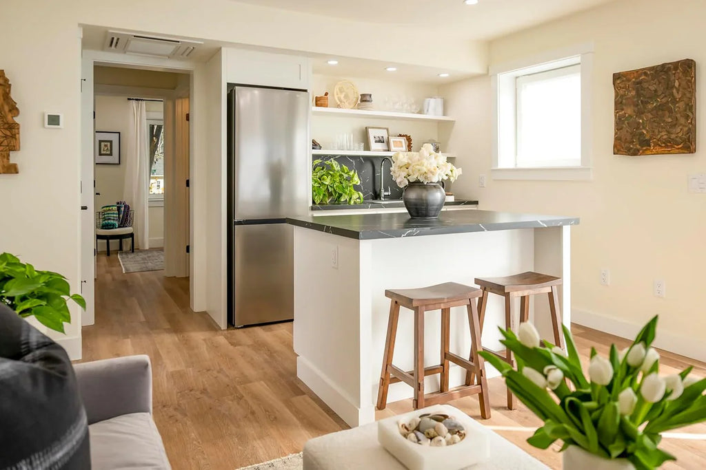 Réfrigérateur Sharp à congélateur inférieur, profondeur de comptoir, 24 pouces, 11,5 pieds cubes