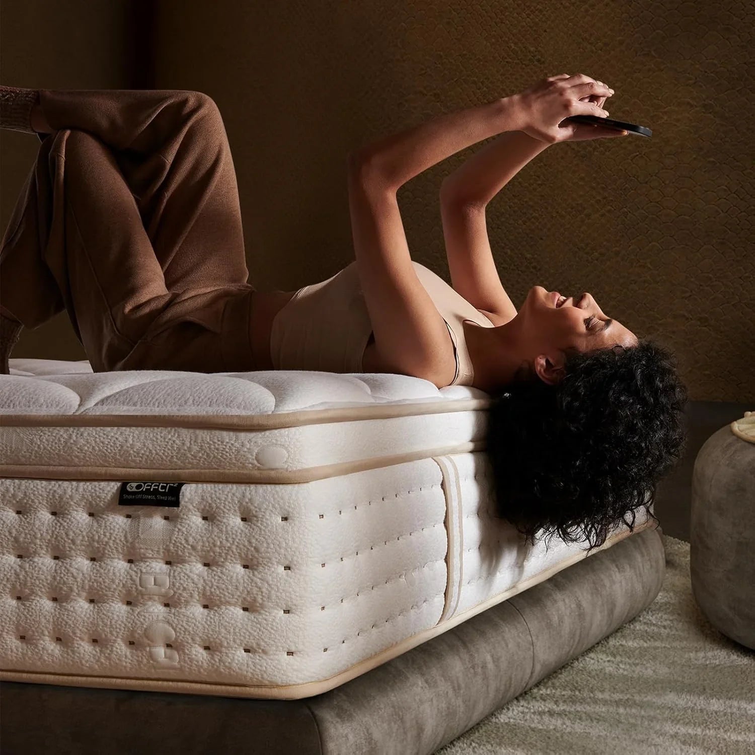 Matelas Queen de 12 pouces dans une boîte avec mousse à mémoire de forme pour un soutien lombaire supplémentaire