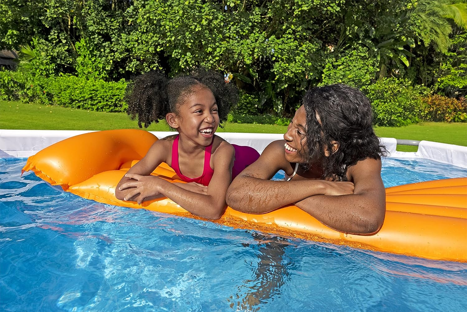 Piscine hors sol ovale Power Steel 4,3 m x 2,4 m x 100 cm | Comprend une pompe de filtration de 2070 litres, une échelle et un distributeur ChemConnect.