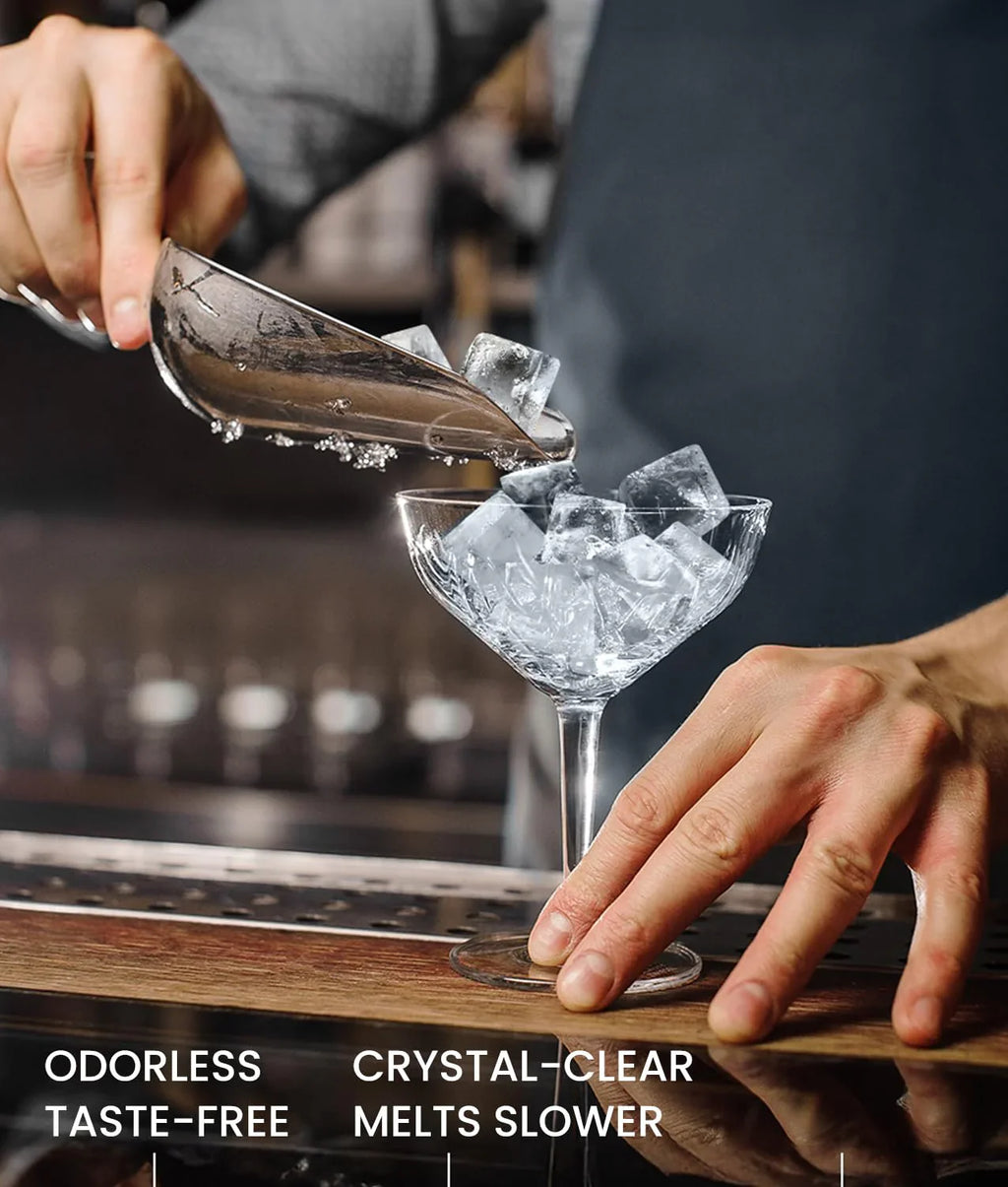 La machine à glaçons portable de comptoir Ecozy produit 9 glaçons en 6 minutes