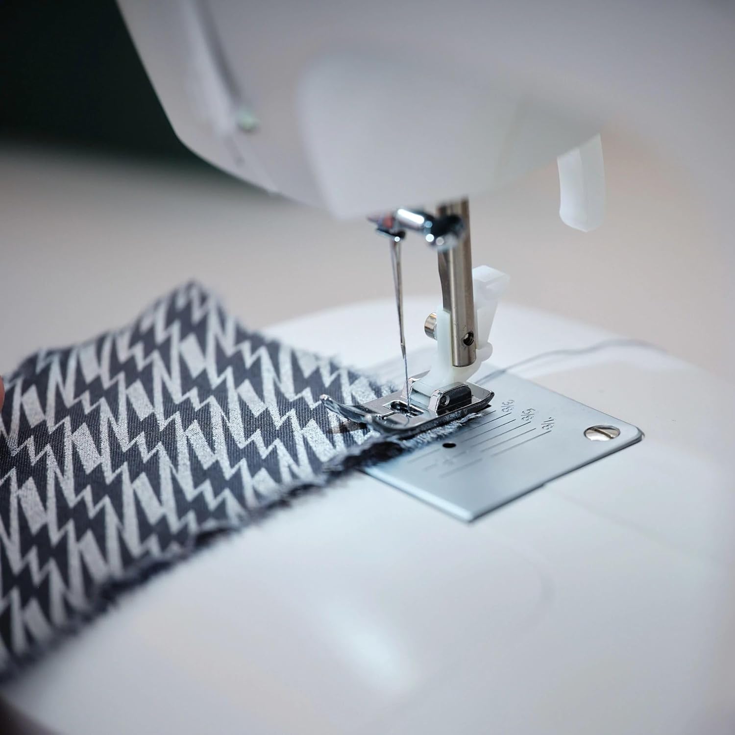 Machine à coudre Singer M2405