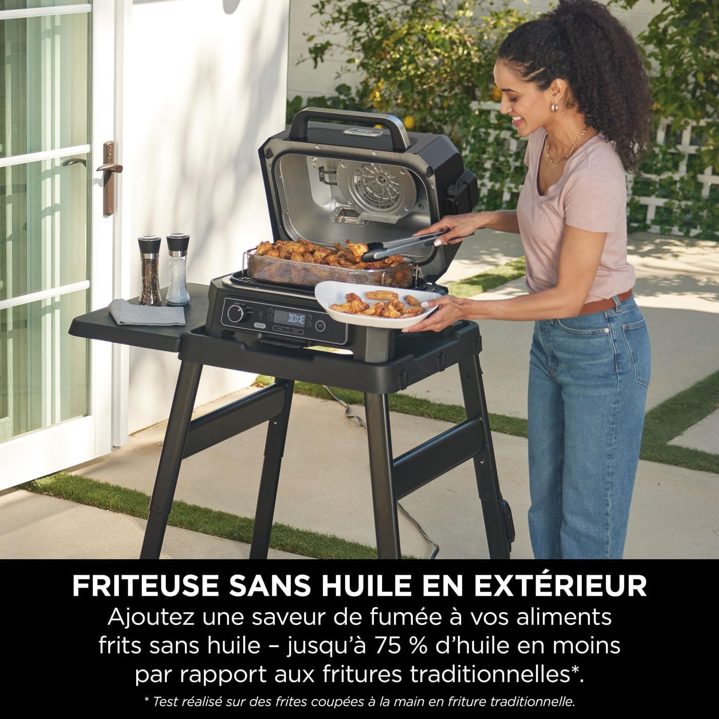 Gril électrique Ninja Woodfire, gril, fumoir et friteuse à air, gril extérieur 7-en-1