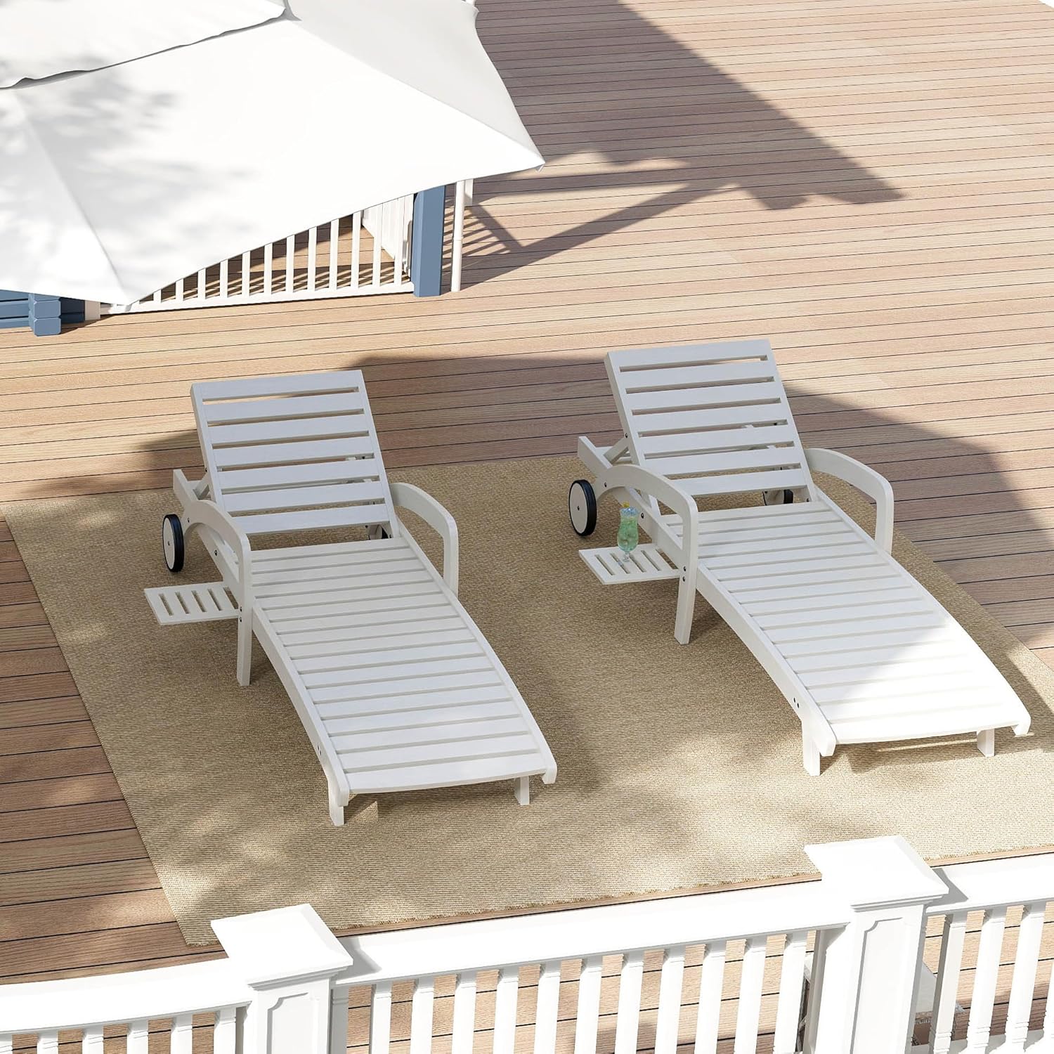 Chaise longue de piscine réglable à 5 positions Chaise longue en bois avec table d'appoint coulissante