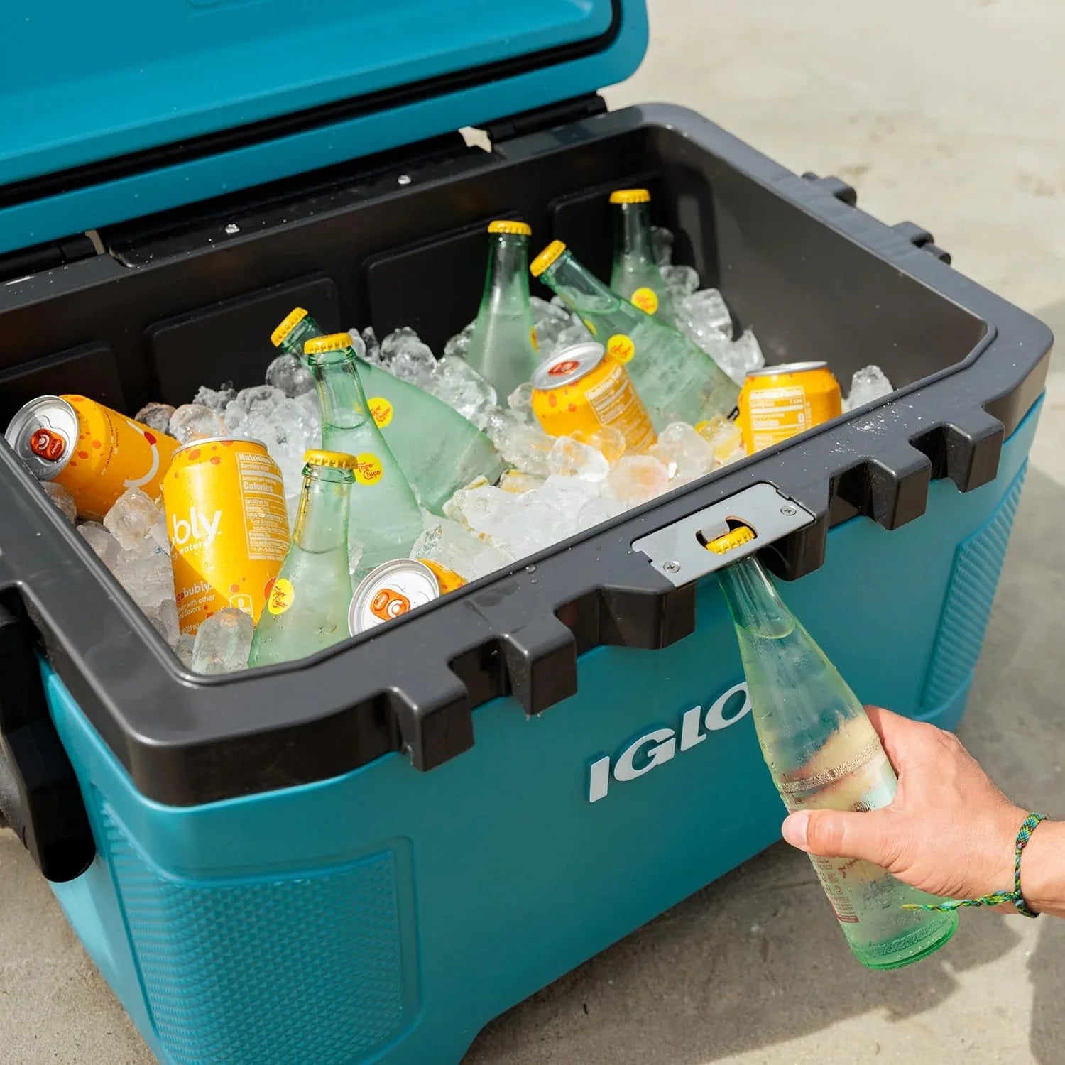 Glacière à roulettes Igloo 52 pintes, glacière rigide isolée