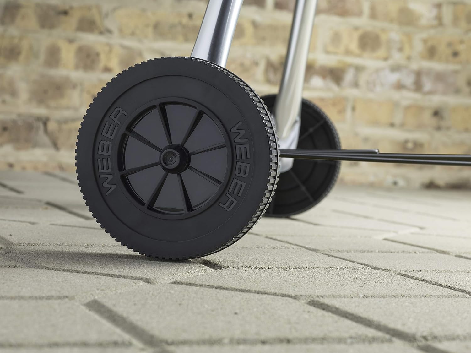 Barbecue au charbon de bois Weber Compact Kettle/avec trépied et roues