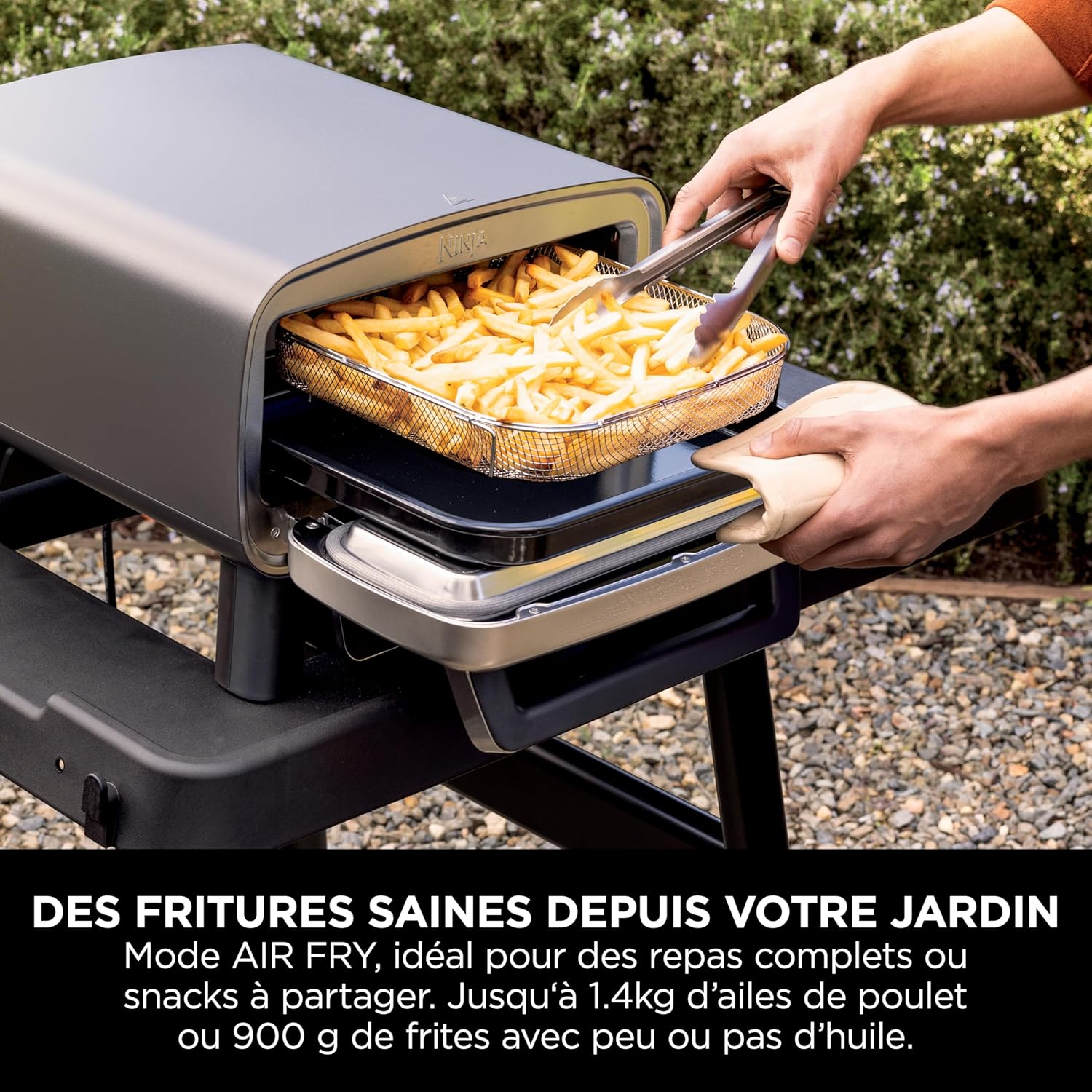 Ninja Artisan Four à pizza et friteuse sans huile électrique d’extérieur, avec 4 modes : Pizza, Frire sans huile, Cuire au four, Faire lever, Avec pierre, pelle, plateau, panier Crousti, Gris MO201EU