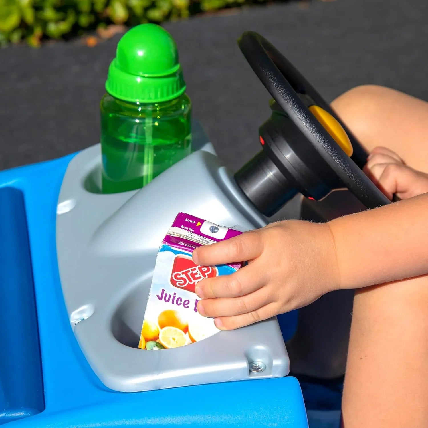 Voiture jouet Step2 Whisper Ride II, rose - La voiture est livrée avec des ceintures de sécurité