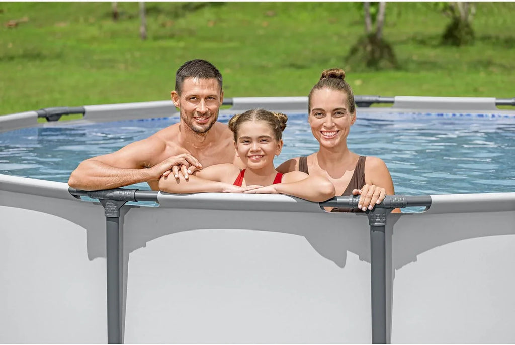 Piscine hors sol extérieure ronde Steel Pro MAX de 4,2 m x 122 cm avec cadre métallique et pompe de filtration de 1 000 litres, échelle et bâche