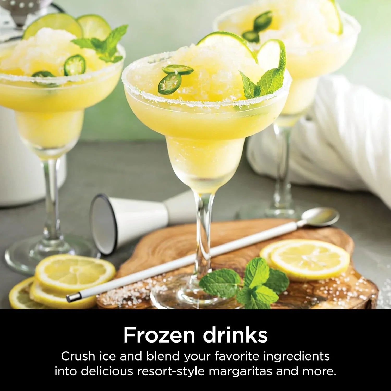 Mixeur compact professionnel Ninja BL660, 1 100 W, 3 fonctions, idéal pour les boissons glacées, les smoothies, les sauces et bien plus encore.