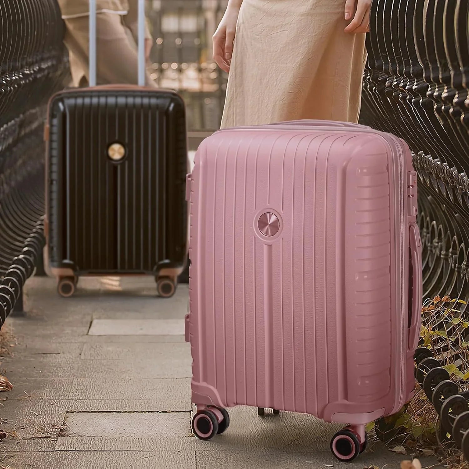 Ensemble de 5 valises de voyage légères à coque rigide en PP avec deux roulettes pivotantes et serrure TSA